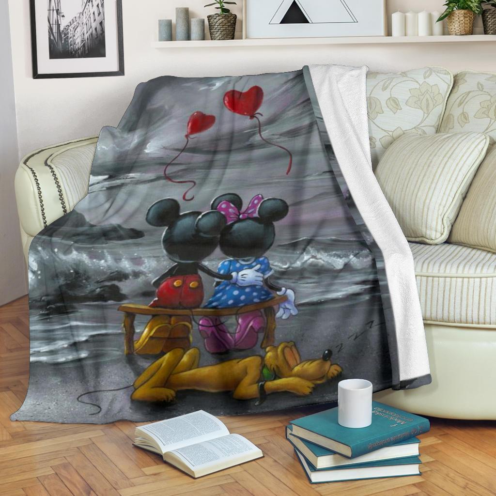 Best Seller Balloon Mickey And Minnie In Love Fleece Blanket